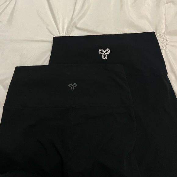 Aritzia TNA CHILL hi-rise leggings - Picture 2 of 3